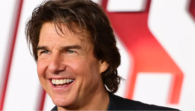tom cruise teeth