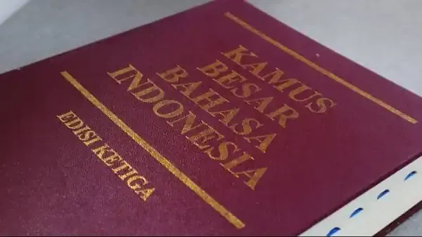 merubah atau mengubah kbbi